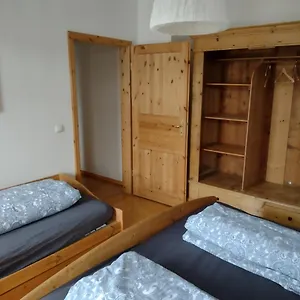 4 Raumwohnung 2 Km Vom Hauptbahnhof Entfernt Apartment