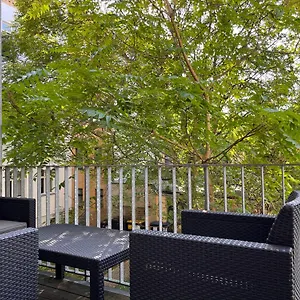 Stilvoller Altbau Mit Balkon - 10 Min To Center Apartment
